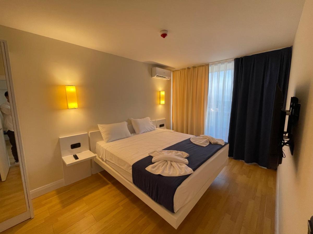 Orbi City Suites Батуми Екстериор снимка