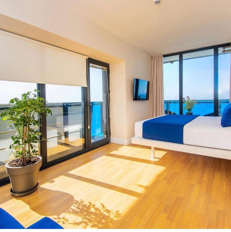 Orbi City Suites Батуми Екстериор снимка